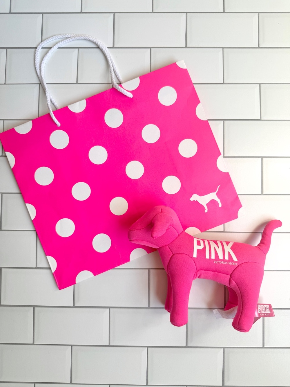 🐾💕 Vintage Y2K PINK Victoria’s Secret Knit Dog & Polka Dot Handle Gift Bag